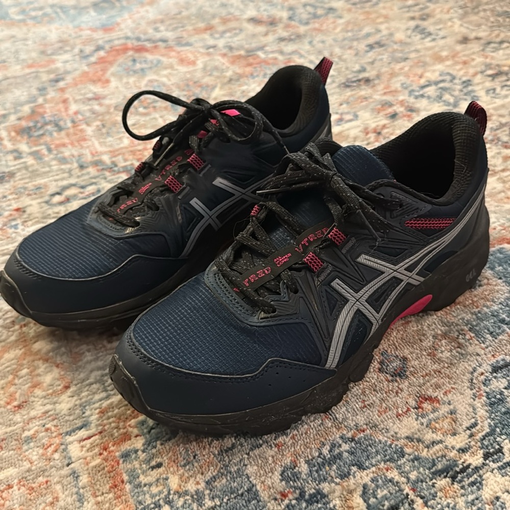 Ladies ASICS - Picture 2 of 4